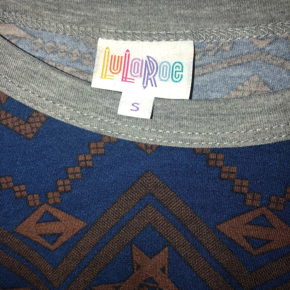 Lularoe Randy Tee - Picture 2 of 3